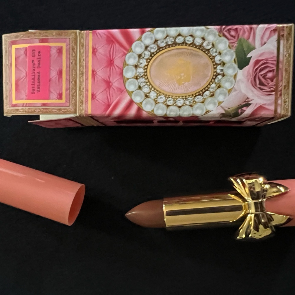 Pat McGrath Satinallure Lipstick in #653 Untamed Desire